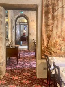 Hotel Le France - Accommodations and Amenities