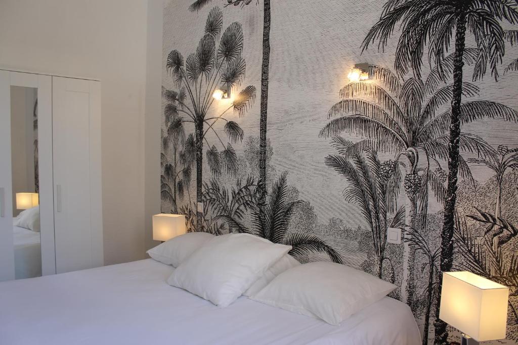 Hotel Les Palmiers - Amenities and Services Offered