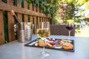 Hotel Parc Adélie - Logis Hotels - Amenities and Services Offered