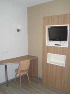 Hotel Restaurant Du Parc De La Colombière - Amenities and Services Offered