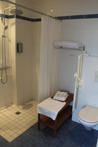 Hotel Restaurant Logis La Palette - Amenities and Services Offered