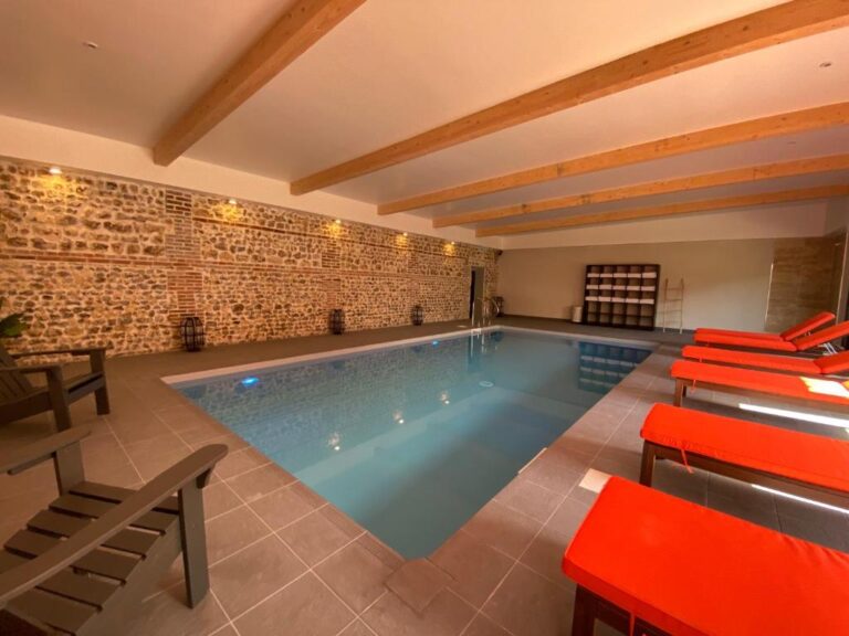Hotel-Spa-Pool Le Petit Castel Beuzeville-Honfleur Review