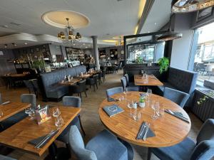 Hotel Villa Des 2 Caps - Dining Experience at Le Carnot