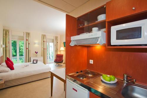 Hotels & Residences - The Thermal Baths - Amenities and Services