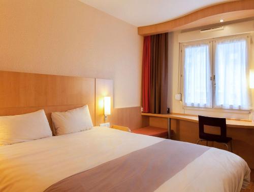 Ibis Alençon - Room Features