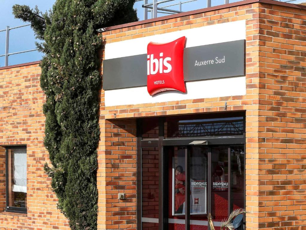 Ibis Auxerre South - Accessibility and Services
