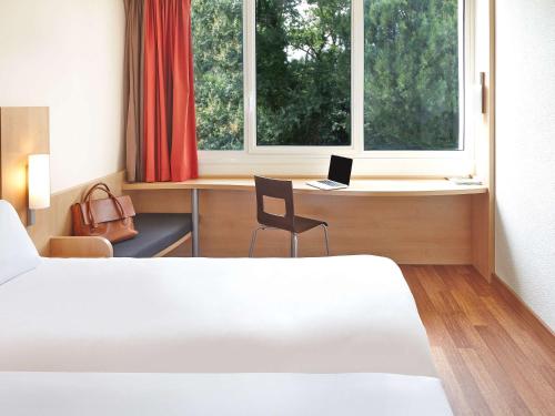 Ibis Cavaillon Portes Du Luberon - Amenities and Services Offered