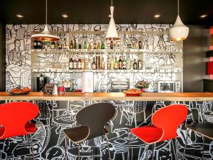 Ibis Niort East Mendes France - Accommodation Features