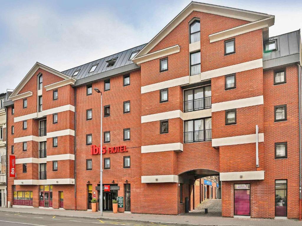 Ibis Saint Quentin Basilica - Guest Experience