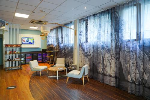 Ibis Styles Marseille Centre Prado Place Castellane - Guest Reviews Highlights