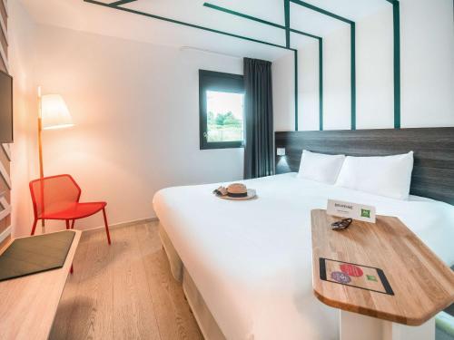 Ibis Styles Rouen Val De Reuil - Facilities and Amenities