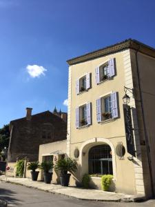 Instant Sévigné - Amenities and Services