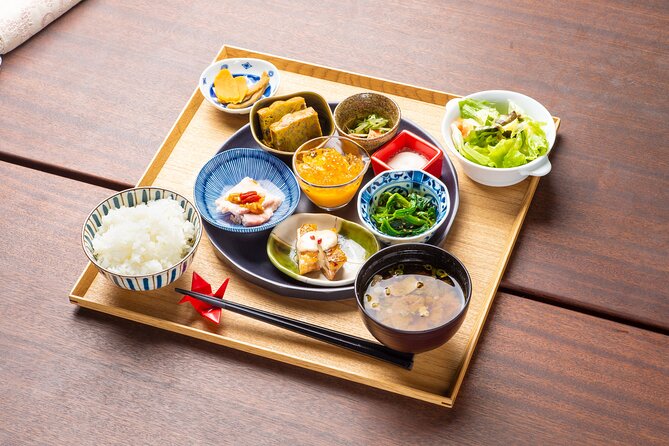 Japanese Tea Ceremony & Japanese-Style Lunch Served by Airline - Enjoying the Japanese-Style Lunch