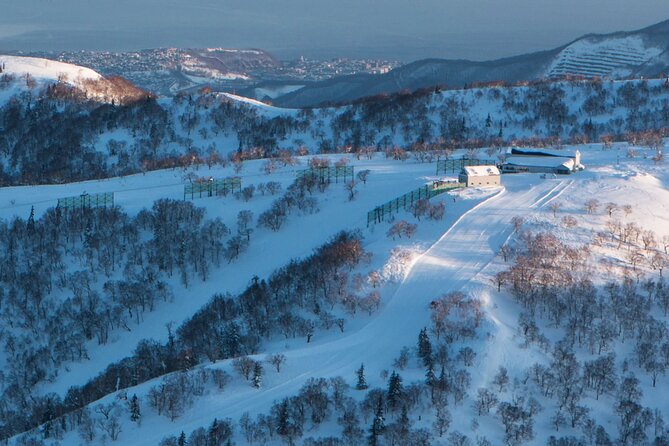 Kiroro Resort 6 Hrs Lift Pass and Round Trip Shuttle From Sapporo - Meeting and Pickup Logistics