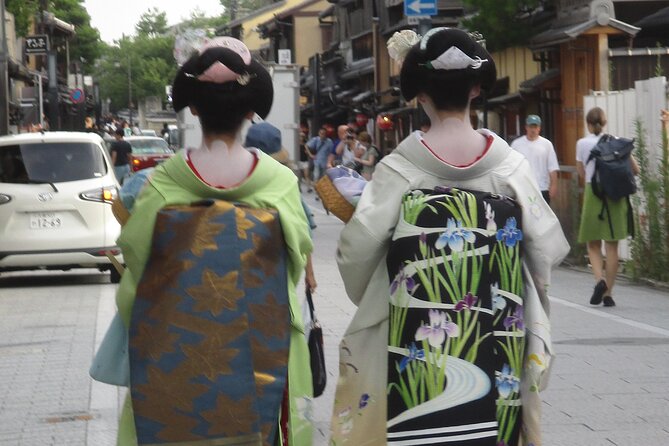 Kyoto ITALIAN GUIDE, Kiyomizu Temple Gion Pagoda Maiko Geisha - Gion: Taking in Maiko and Geisha Culture