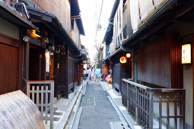 Kyotos Recommended Ramen Tour & Nishiki Market Tour - Meeting Point and Tour Duration