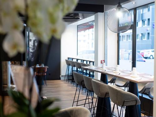 Kyriad Hotel Clermont Ferrand Centre - Room Amenities and Comfort