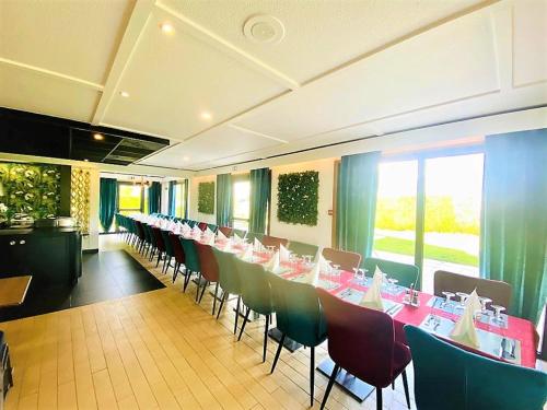 Kyriad Hotel Restaurant of Péronne - Guest Ratings and Reviews