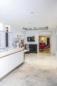 Kyriad Hotel Tours Centre - Guest Services and Amenities