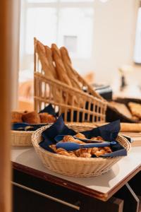 Kyriad Metz Centre - Restaurant Moze - Amenities and Services