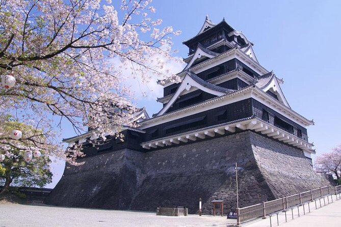 Kyushu Kumamoto and Aso Volcano Castle Day Tour From Hakata - Accessibility and Accommodations