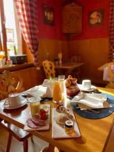 Le Rosenmeer - Hotel Restaurant, in the Heart of the Alsace Wine Route - Culinary Delights at the Restaurant