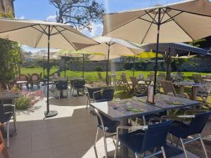 Logis Auberge De Carolles - Accommodations