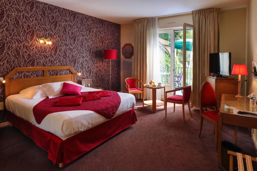 Logis Burnel and The Key to the Fields - Exceptional Dining Experience
