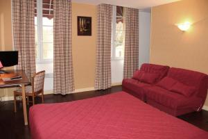 Logis Des Trois Maures - Accommodation Options