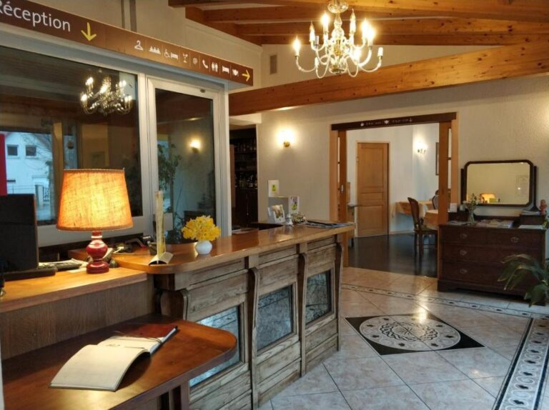 Logis Hotel Calisola Besançon – Evening Stopover Review