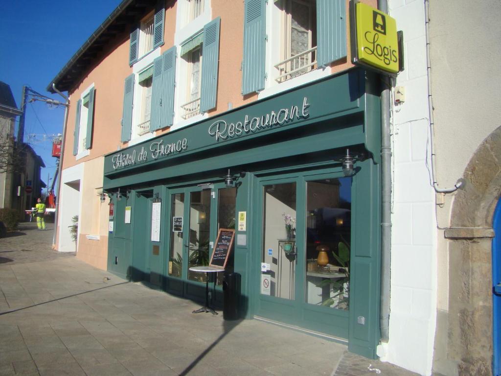 Logis Hôtel De France - Accommodations and Amenities