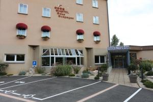 Logis Hotel Des Cépages - Accommodation Features
