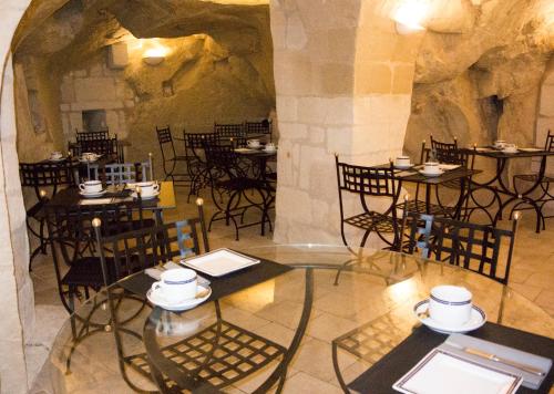 Logis Hôtel Le Bussy - Dining Options at Logis Hôtel Le Bussy