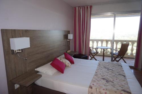 Logis Hotel Le Col De Lange - Room Types and Features