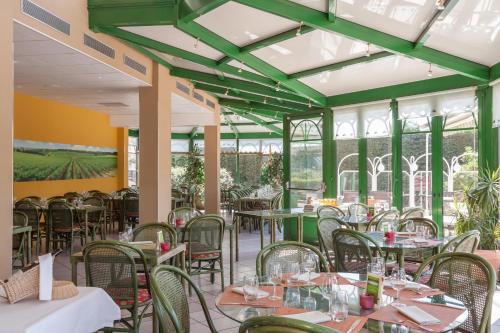 LOGIS Hotel L'escargotière Dijon Sud - Chenove - Comfortable Accommodation Options
