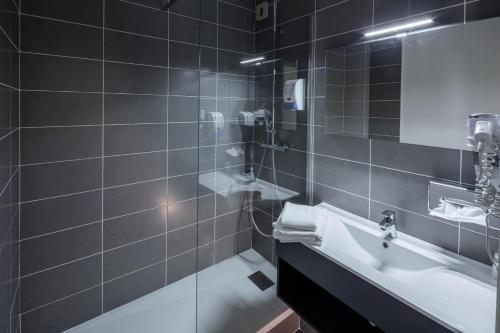 Logis Hotel Noemys Brive - Restaurant Le Teinchurier - Dining Options