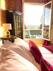 Logis Hotel & Restaurant Chateau De La Marjolaine - Dining Options