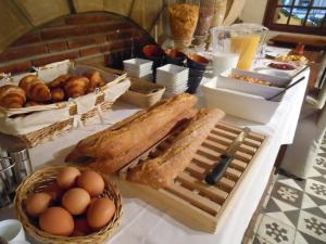 Logis - Hotel Restaurant The Ecu De France - Accommodation Options