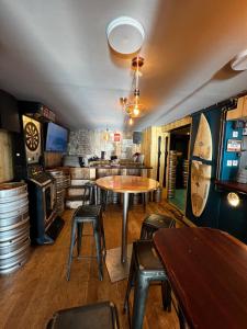 LOGIS HOTEL - The Little Cove - Room Options and Features