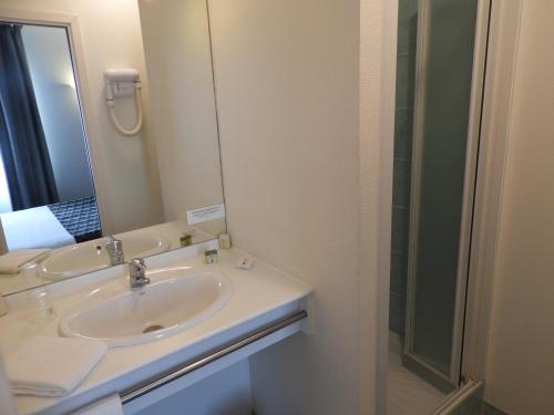 Logis Hotel The Pelican - Dining Experience at Restaurant Traiteur Le Pélican