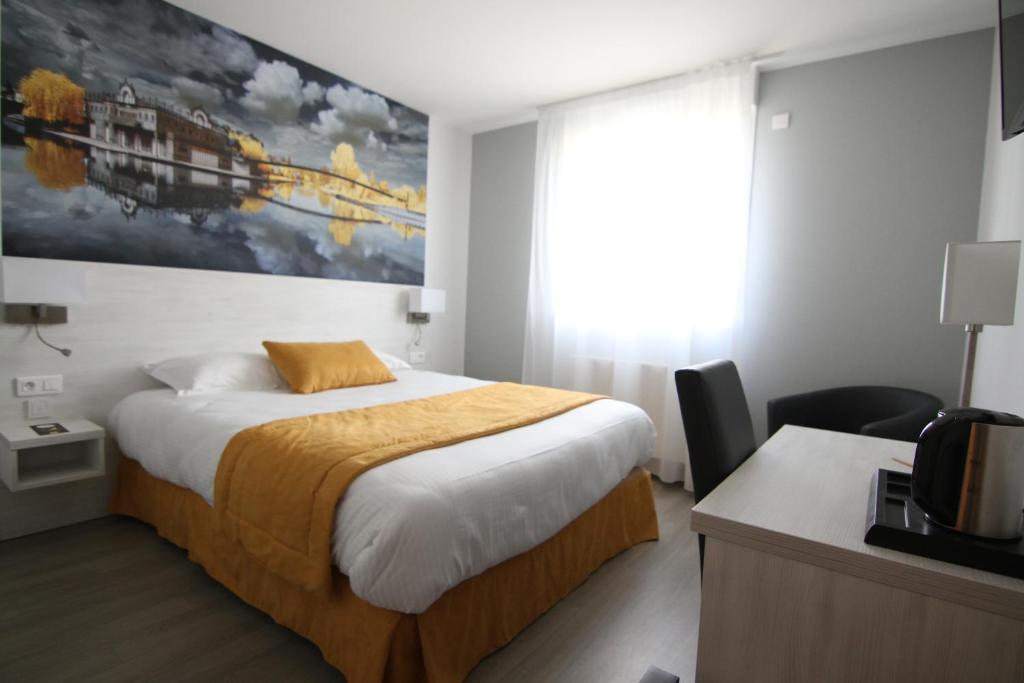 Logis Hôtel - The Room of Amiens - Facilities and Amenities