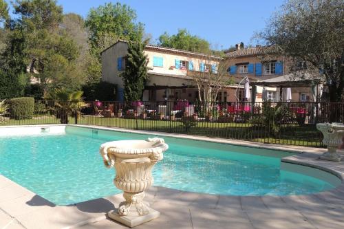 Logis Hotels The Bastide of the Golfs - Guest Experience and Reviews