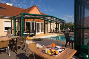 Logis JumHotel - Accommodation Options