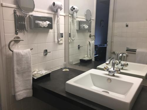 Logis La Thomasse - Amenities and Facilities