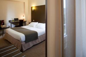 Logis The Relais Saint Jacques - Amenities and Services Offered