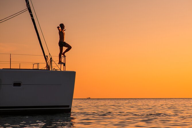 Luxury Diamond Head Sunset Sail - Scenic Highlights