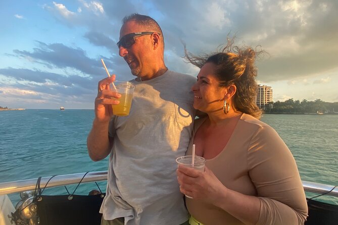 Miami 75 Min Boat Tour Biscayne Bay and Celebrity Homes Island - Captivating Views of the Miami Skyline
