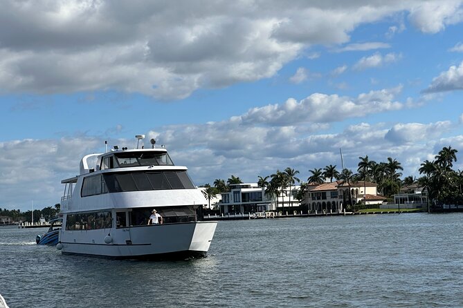 Millionaire Homes Miami Favorite Boat Cruise - Meeting Point and Accessibility