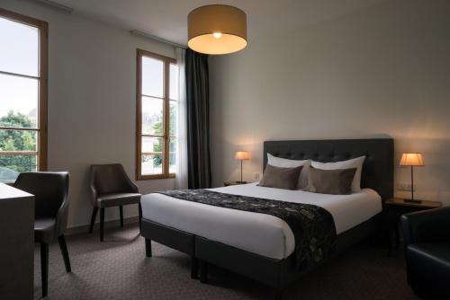 Moulin Hotel - Room Options and Amenities