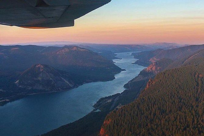 Mt. Hood & Multnomah Falls Scenic Flight by Envi Adventures - Meeting and Pickup